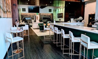 Sophisticated bar and lounge in the heart of downtown - Image 0