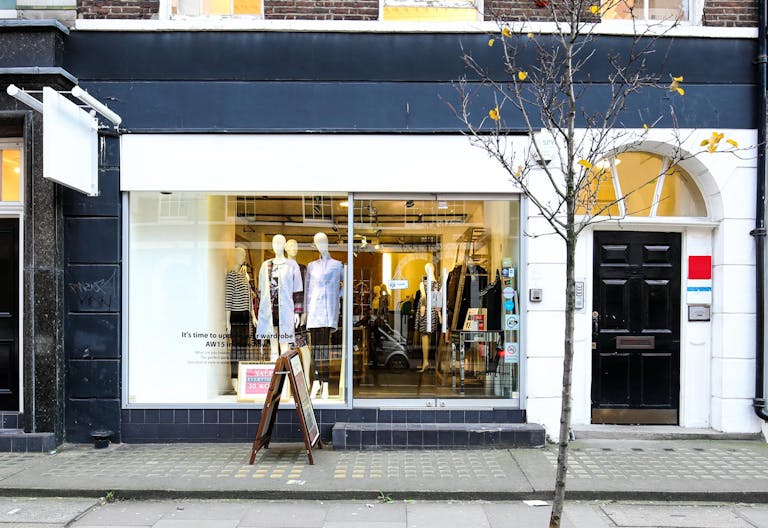 Modern Pop-Up Store in Fitzrovia - Image 0