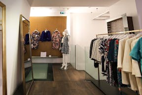 Modern Pop-Up Store in Fitzrovia - Image 5