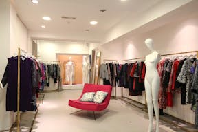 Modern Pop-Up Store in Fitzrovia - Image 6
