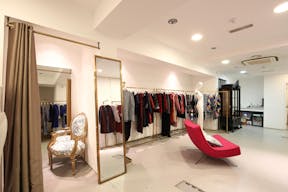 Modern Pop-Up Store in Fitzrovia - Image 7