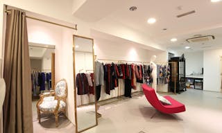 Modern Pop-Up Store in Fitzrovia - Image 7