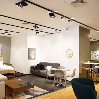 Spacious Retail Space in Dumbo - Image 3