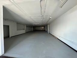 2 floor Big white open space with lights - Image 18