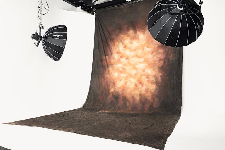 Photography Studio - Fully Equipped and Managed With Cyclorama Wall - Image 2