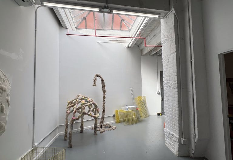 Spacious 1,200 sq ft Gowanus Studio with high ceilings - Image 1