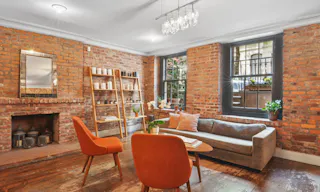 West Village Garden Oasis - Image 11