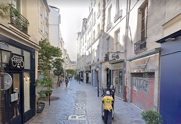 Boutique for Rent - Paris Le Marais - Rue des Rosiers - Image 3