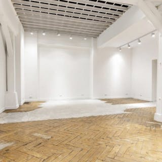 Gallery in Le Marais - Image 5