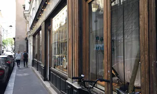 Boutique �ph�m�re avec 16 m de Lin�aire au C?ur du 4�me Arrondissement ? ??Id�ale pour Pop-Up Stores et Showrooms - Image 0