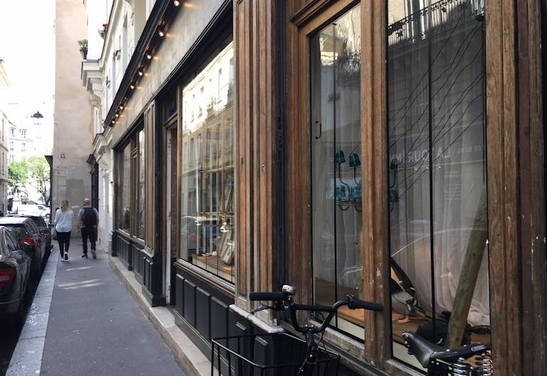 Boutique �ph�m�re avec 16 m de Lin�aire au C?ur du 4�me Arrondissement ? ??Id�ale pour Pop-Up Stores et Showrooms - Image 0