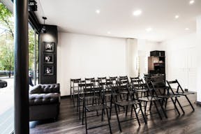 Studio Photo Boutique in Paris - Image 8