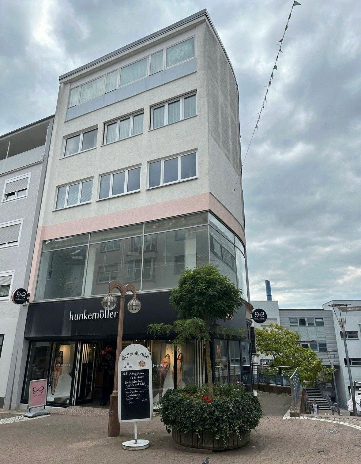 170 sqm Versatile Commercial Space in Pirmasens