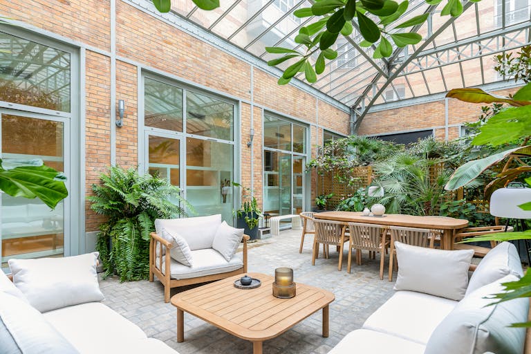 Adresse exclusive avenue Montaigne - Image 0