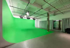 Versatile Video Studio & Pre-Lit 20’ Green Screen Cyc - Image 3