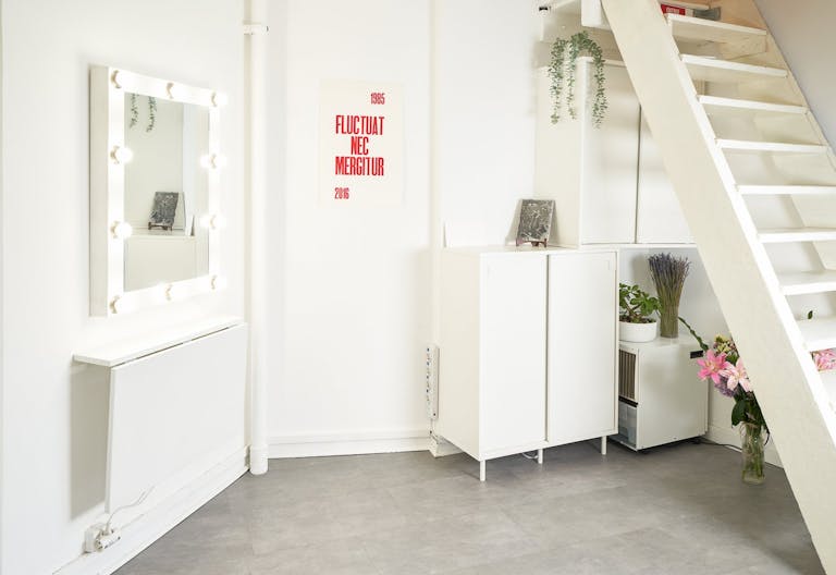 Superbe Photo Studio - avec tous les �l�ments n�cessaires � la bonne r�alisation de vos projets. - Image 1