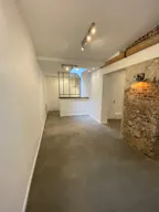 An atypical loft-style space near Montmartre - Image 7