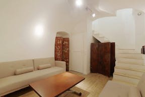 Pop Up Boutique IN MADELEINE AREA - Image 5