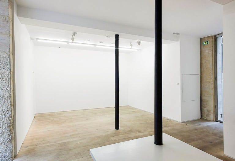 Beautiful Arts et M�tiers Showroom - Image 4