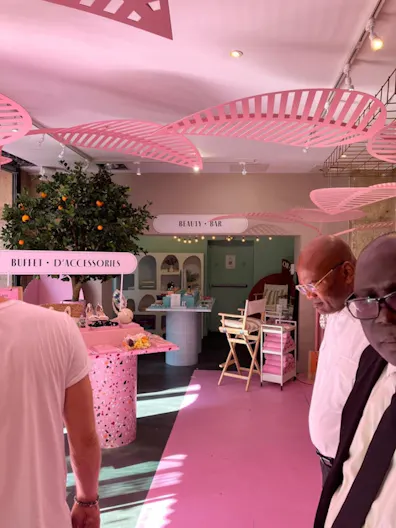 Chatelet Les Halles Pop Up Boutique - Image 2