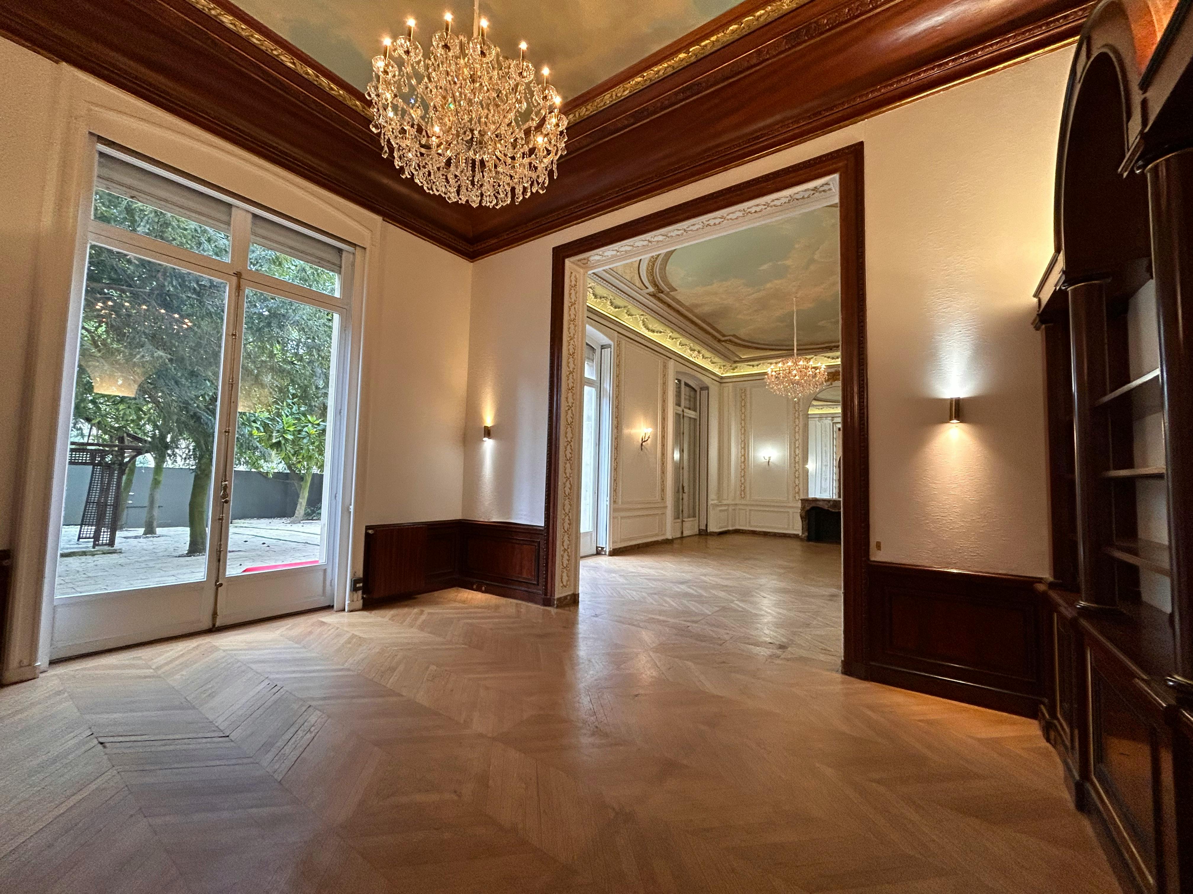 Private Mansion with Garden on Rue de Monceau, Paris