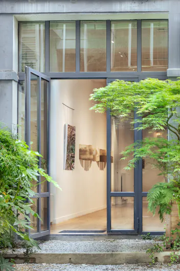 Espace atypique avec cour privative � R�publique / Canal Saint-Martin - Image 0