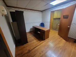 Multi-Office Space with lots of amenities! - Image 6