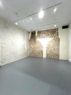 ESPACE DOUBLE NIVEAU – MARAIS – 140 M² – VITRINE SUR RUE – IDEAL FASHION WEEK & ÉVÉNEMENTS - Image 5
