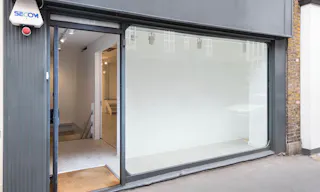 Trendy Showroom in Central London - Image 1