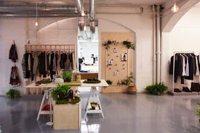 Trendy Showroom in Central London - Image 16