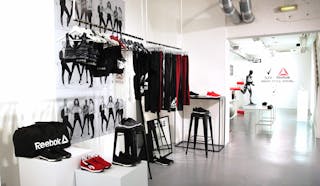 Trendy Showroom in Central London - Image 17