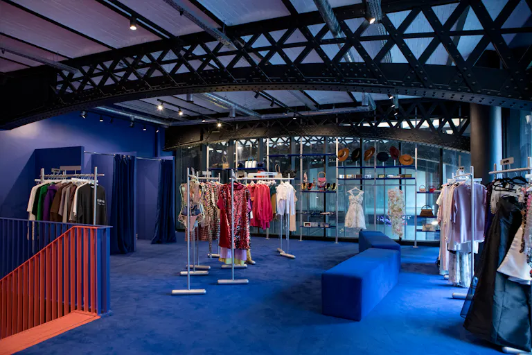 Premium 150 sqm Second-Floor Retail Space for Rent — Prime Paris Location - Image 0