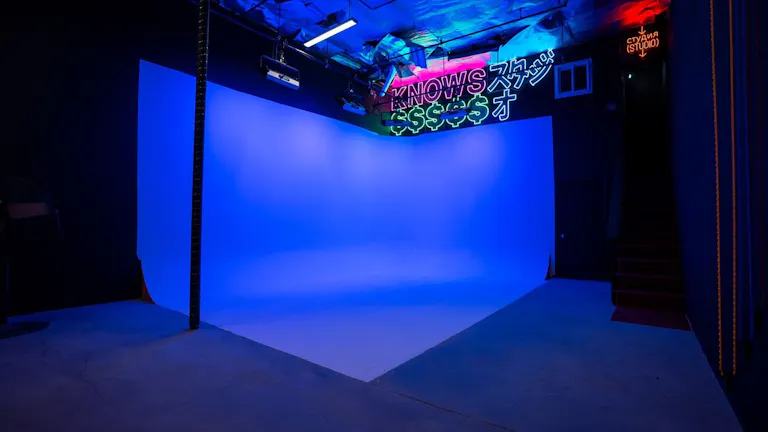 CYC Wall ground North Hollywood film studio green screen tech blue backdrops - Image 4