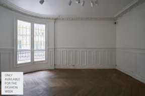 Beautiful Art Gallery - Image 15