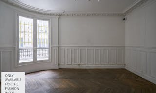 Beautiful Art Gallery - Image 15