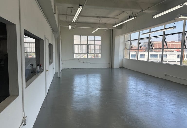 Professional Office Space in South LA - Image 2