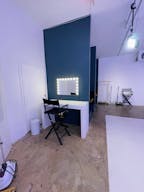 Private Office // Private Parking - Image 5