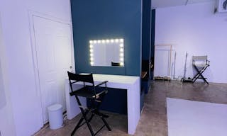 Private Office // Private Parking - Image 5