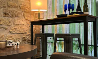 Quaint Parisian Studio Gallery - Image 8