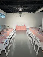 Loft-style event venue in West Town, Chicago - Image 14