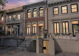 Luxurious 6 bedroom mansion - Image 0