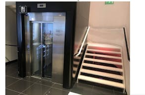 Flagship in Avenue des Ternes - Image 2