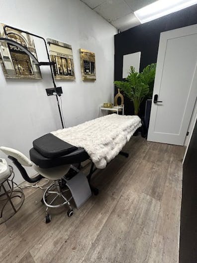 Beauty Studio - Image 1