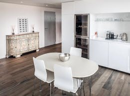 Showroom mode avec vue Tour Eiffel – Paris 17 – 195m² lumineux - Image 4