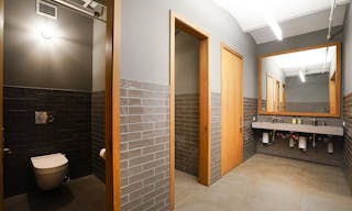 W Broadway ART x POPUP space - Image 10