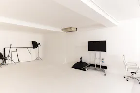 Open Showroom in Covent Garden - Image 1