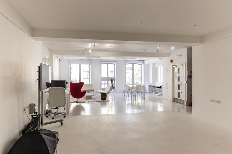 Open Showroom in Covent Garden - Image 3