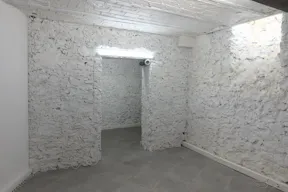 Two-level boutique and underground space - Image 3