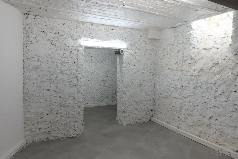 Two-level boutique and underground space - Image 3