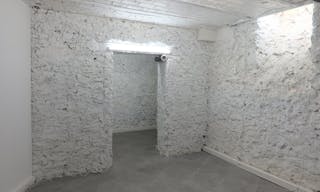 Two-level boutique and underground space - Image 3